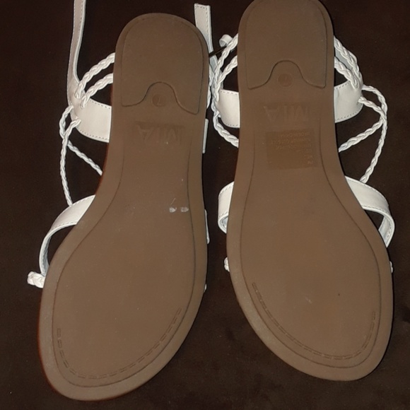 Sandals - Picture 2 of 3